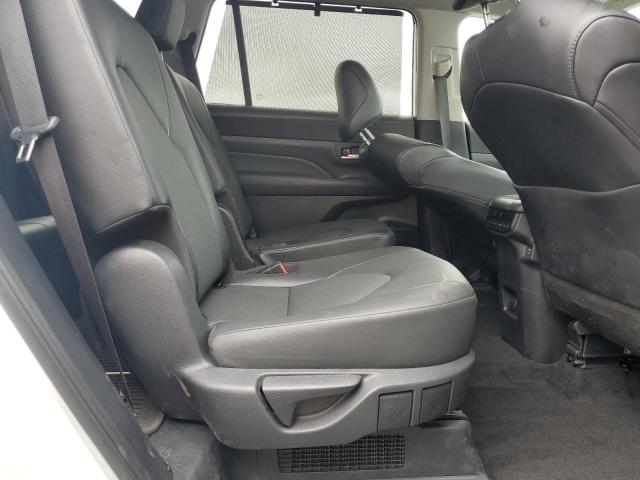 2024 TOYOTA GRAND HIGH 5TDACAB56RS020046