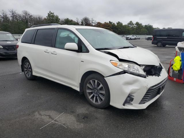 2018 TOYOTA SIENNA XLE 5TDDZ3DC6JS189989
