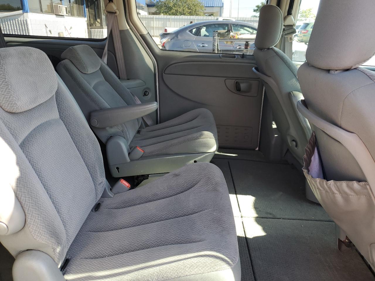 Lot #3274773207 2005 DODGE GRAND CARA