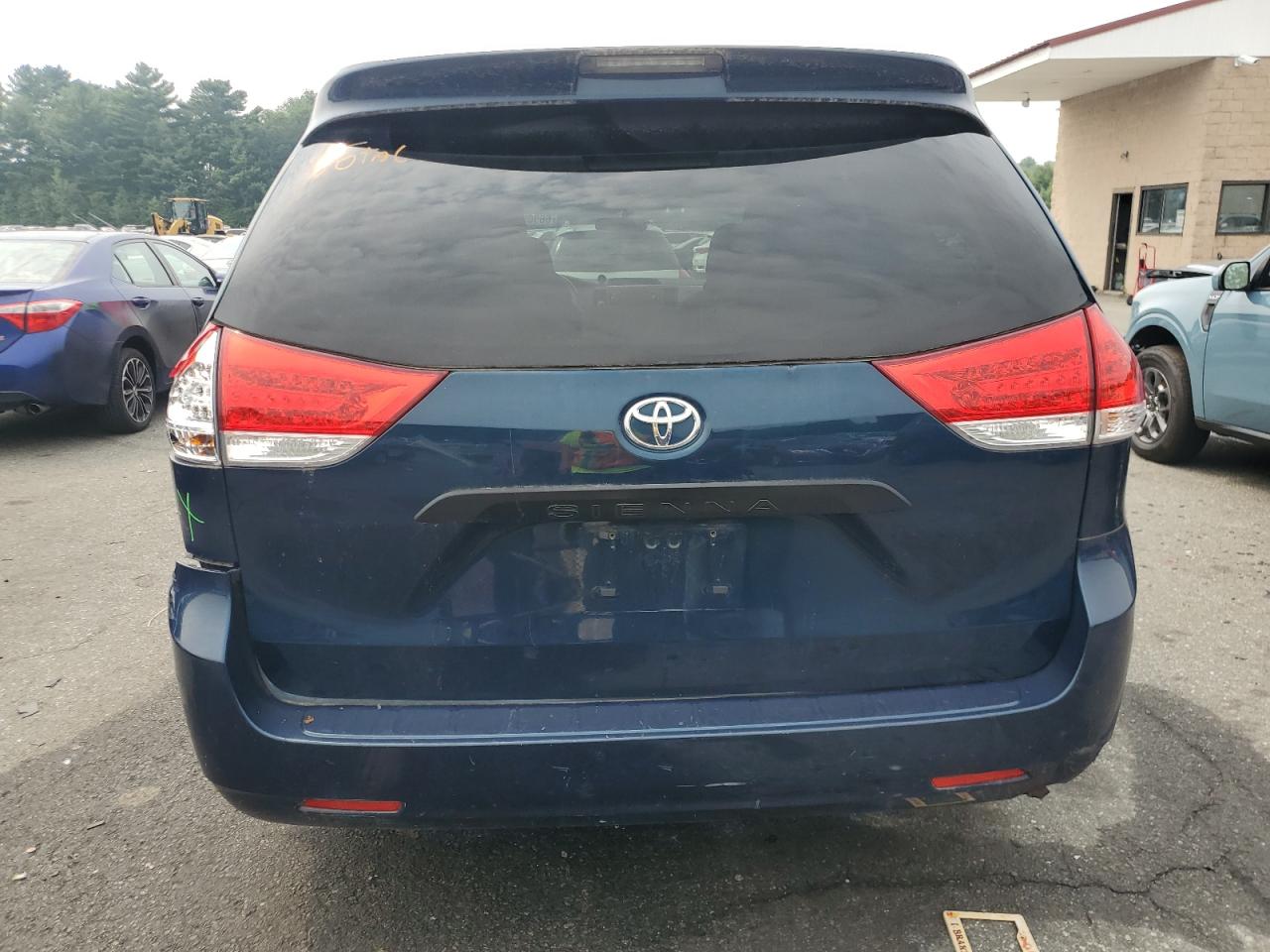 TOYOTA SIENNA