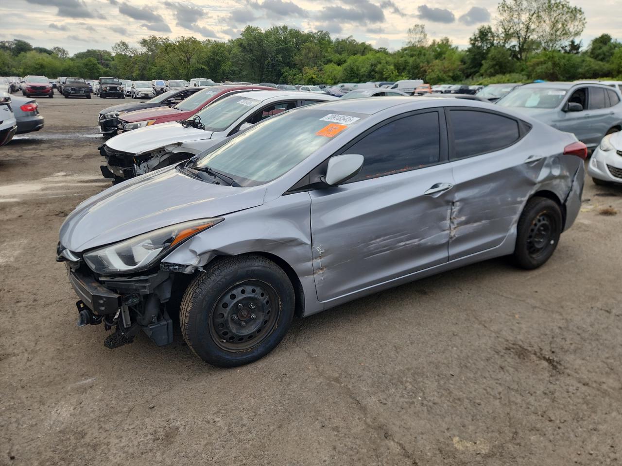 HYUNDAI ELANTRA SE