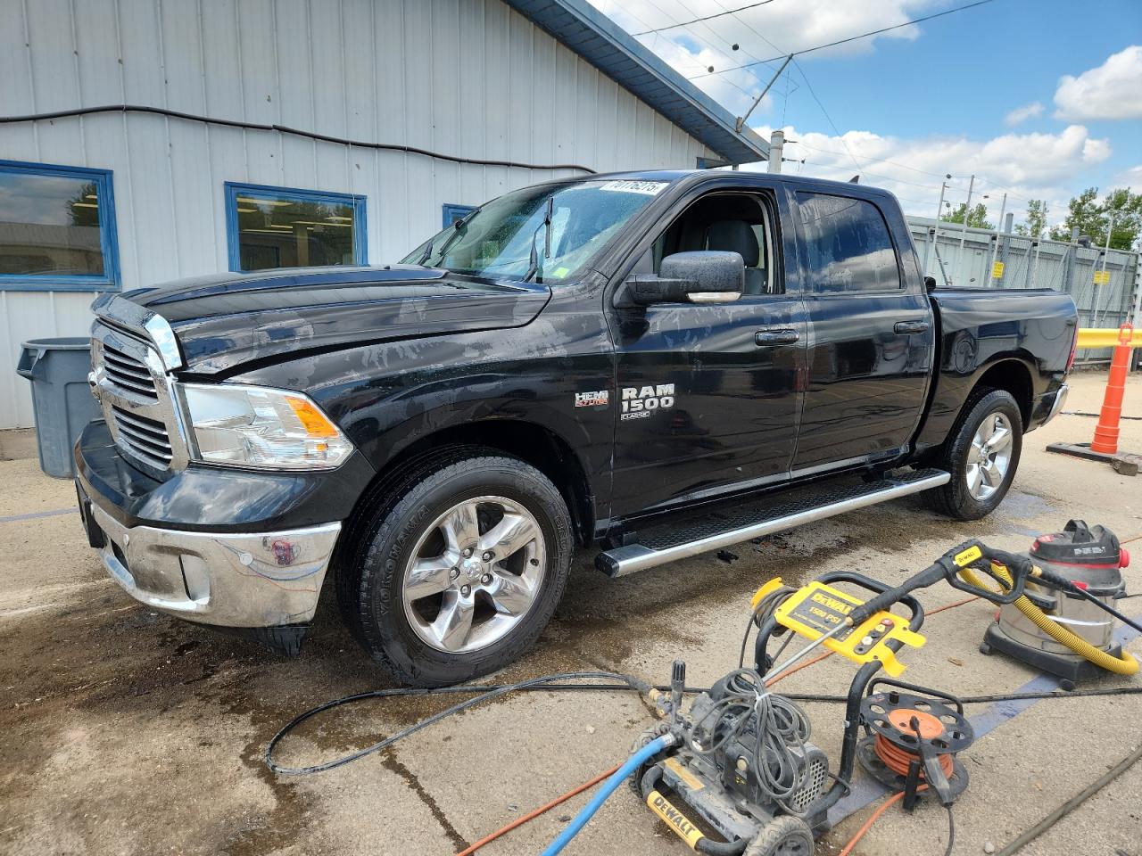 RAM 1500 SLT