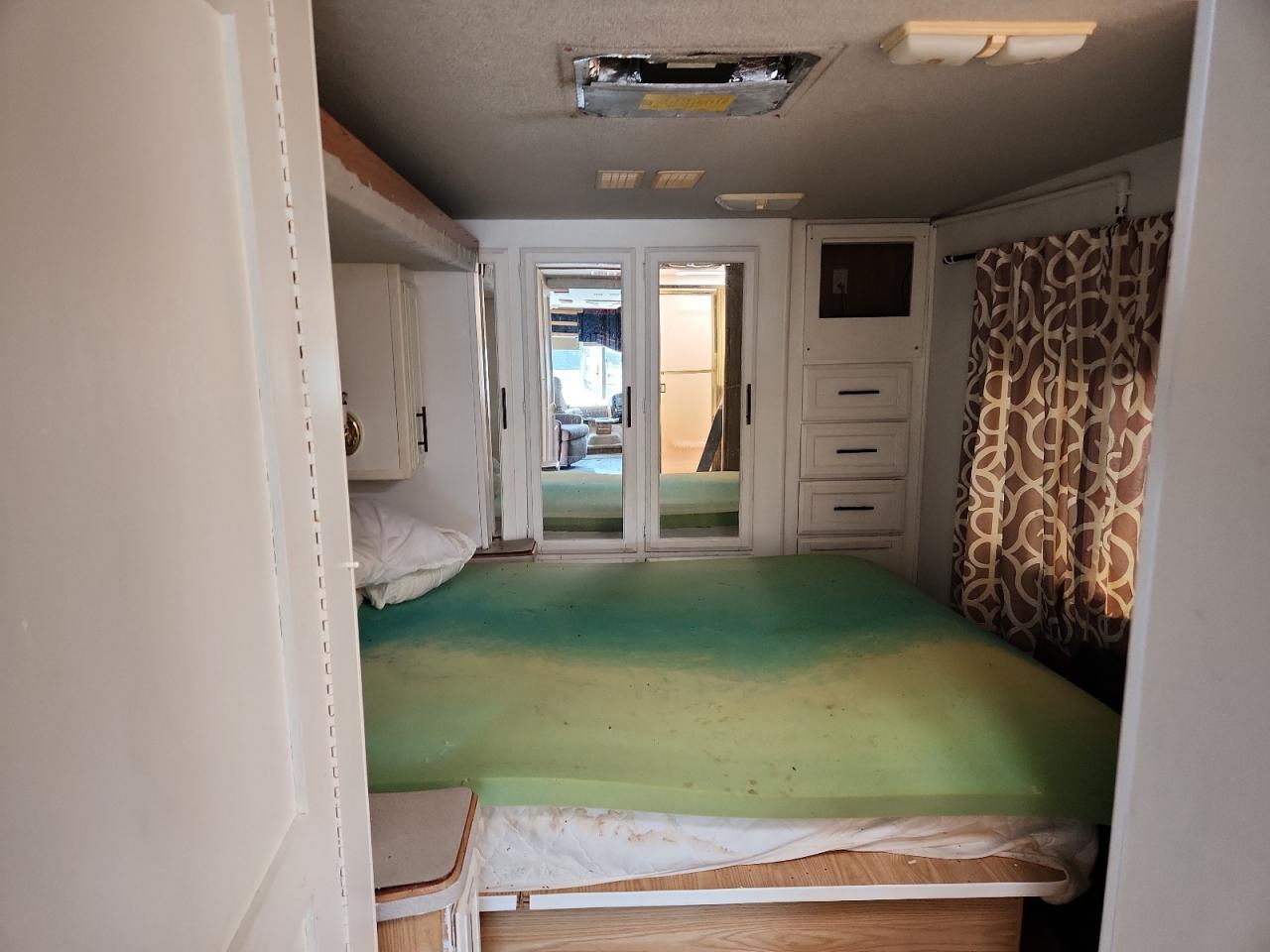 Lot #3210801959 1999 FORD F550 SUPER