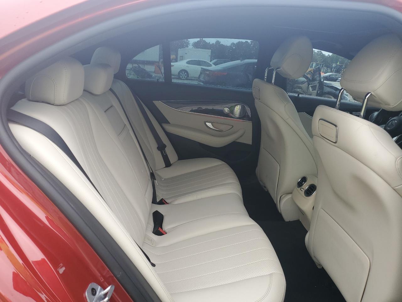 MERCEDES-BENZ E-CLASS 300