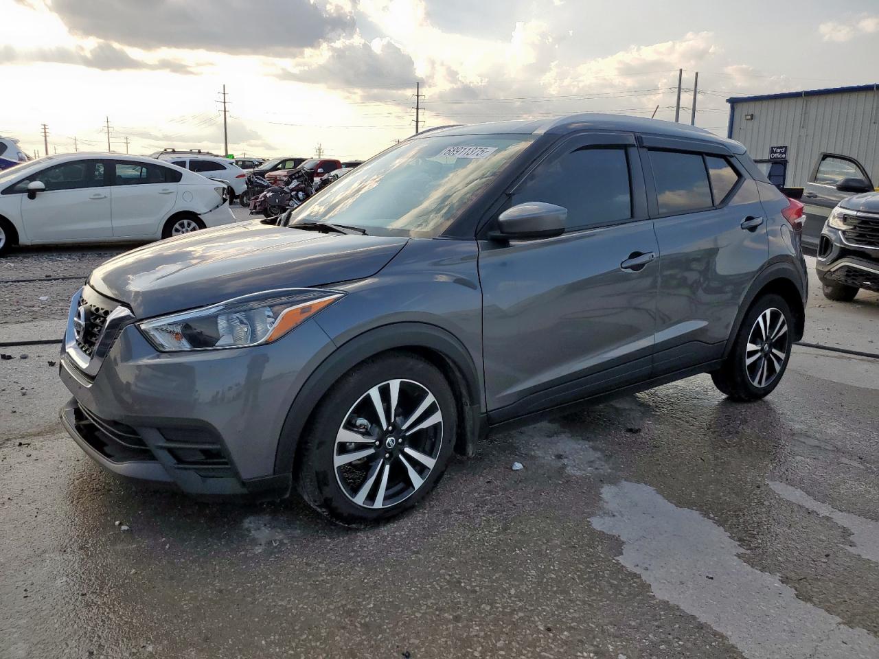 NISSAN KICKS S