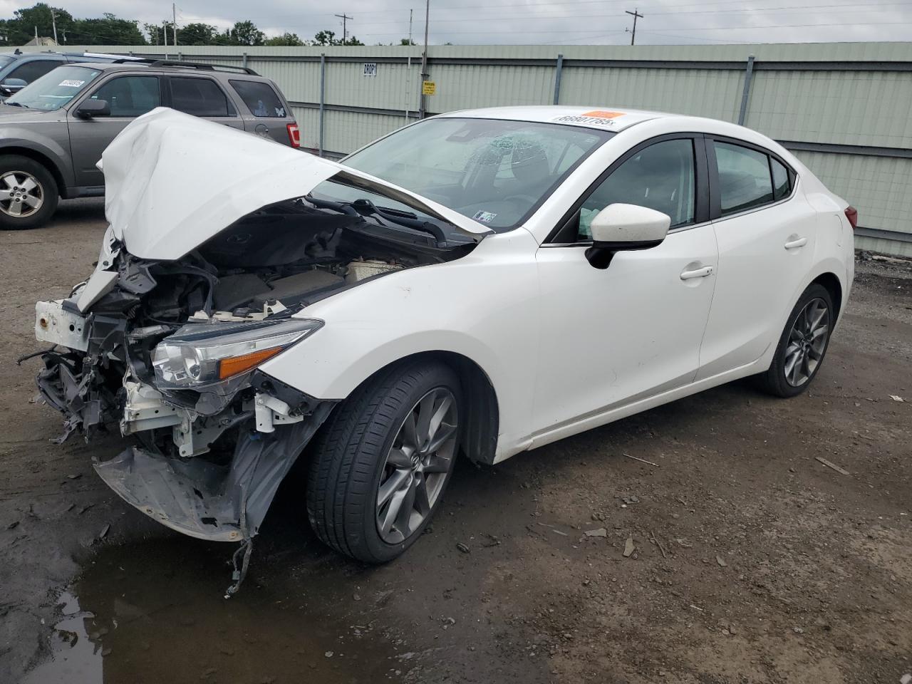 MAZDA 3 TOURING
