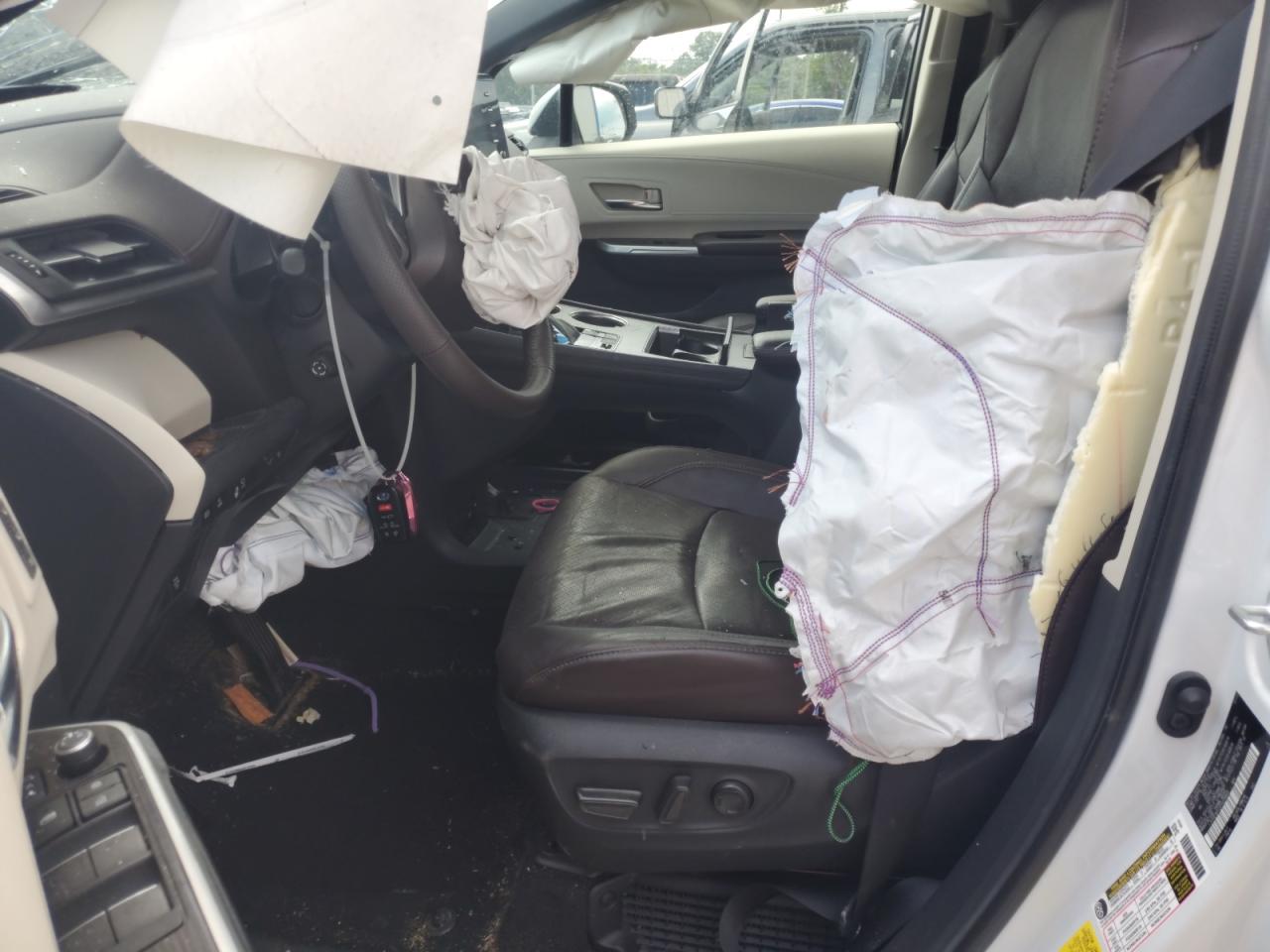 TOYOTA SIENNA LIMITED