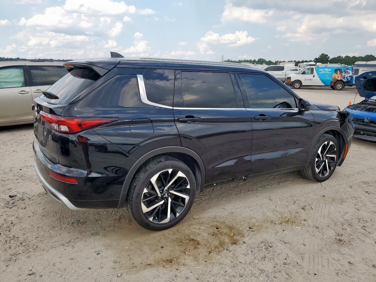 MITSUBISHI OUTLANDER SEL