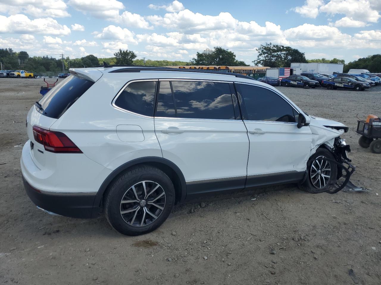 VOLKSWAGEN TIGUAN SE