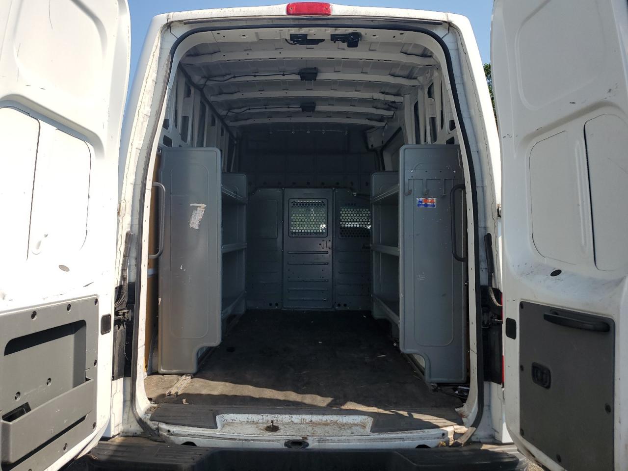 NISSAN NV2500 2500 S