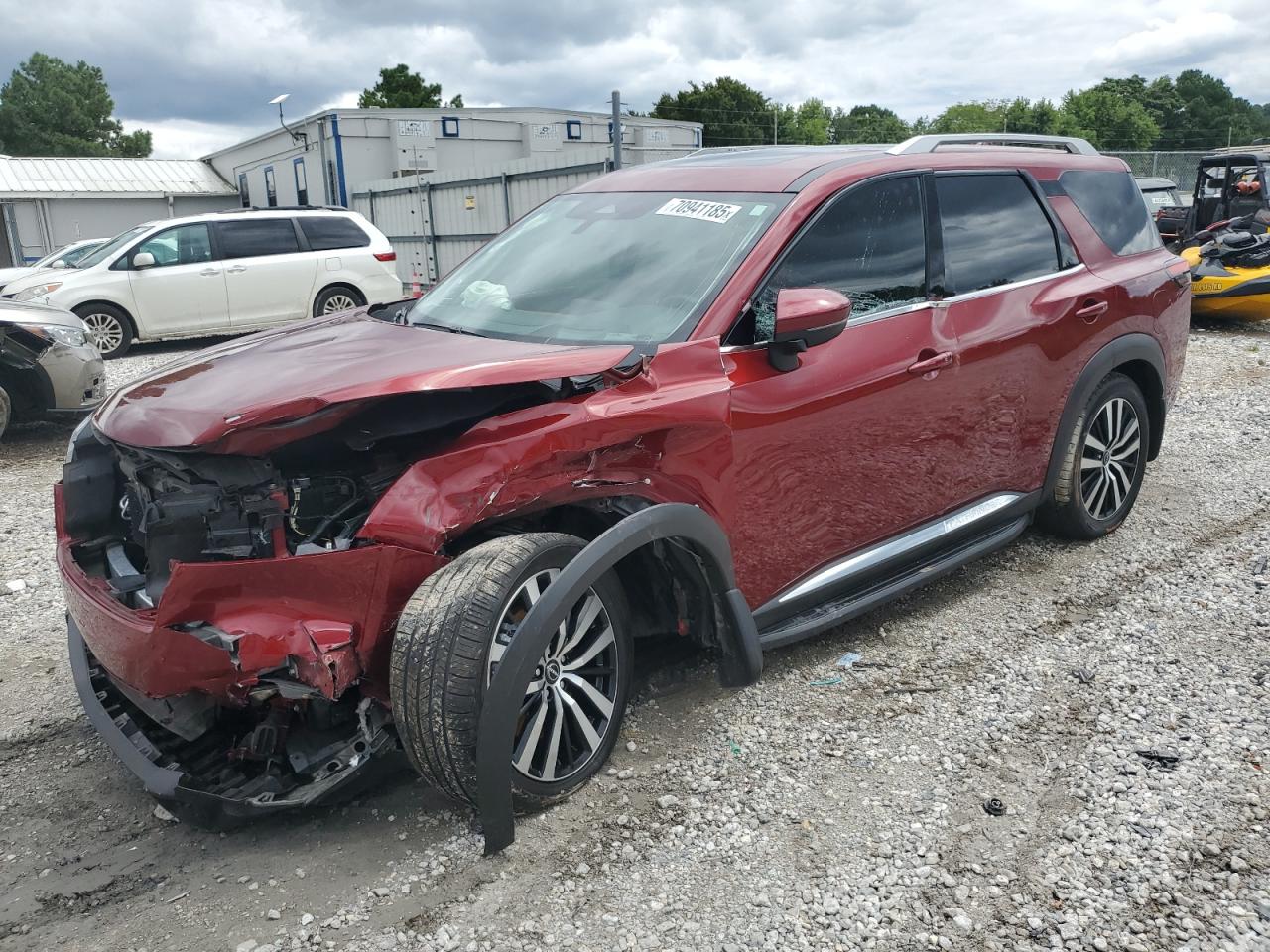 NISSAN PATHFINDER PLATINUM