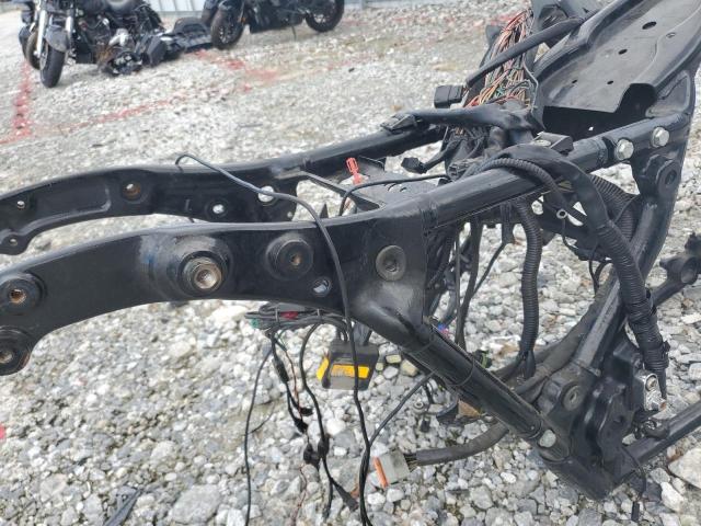 2010 HARLEY-DAVIDSON FLHX 1HD1KB414AB657451