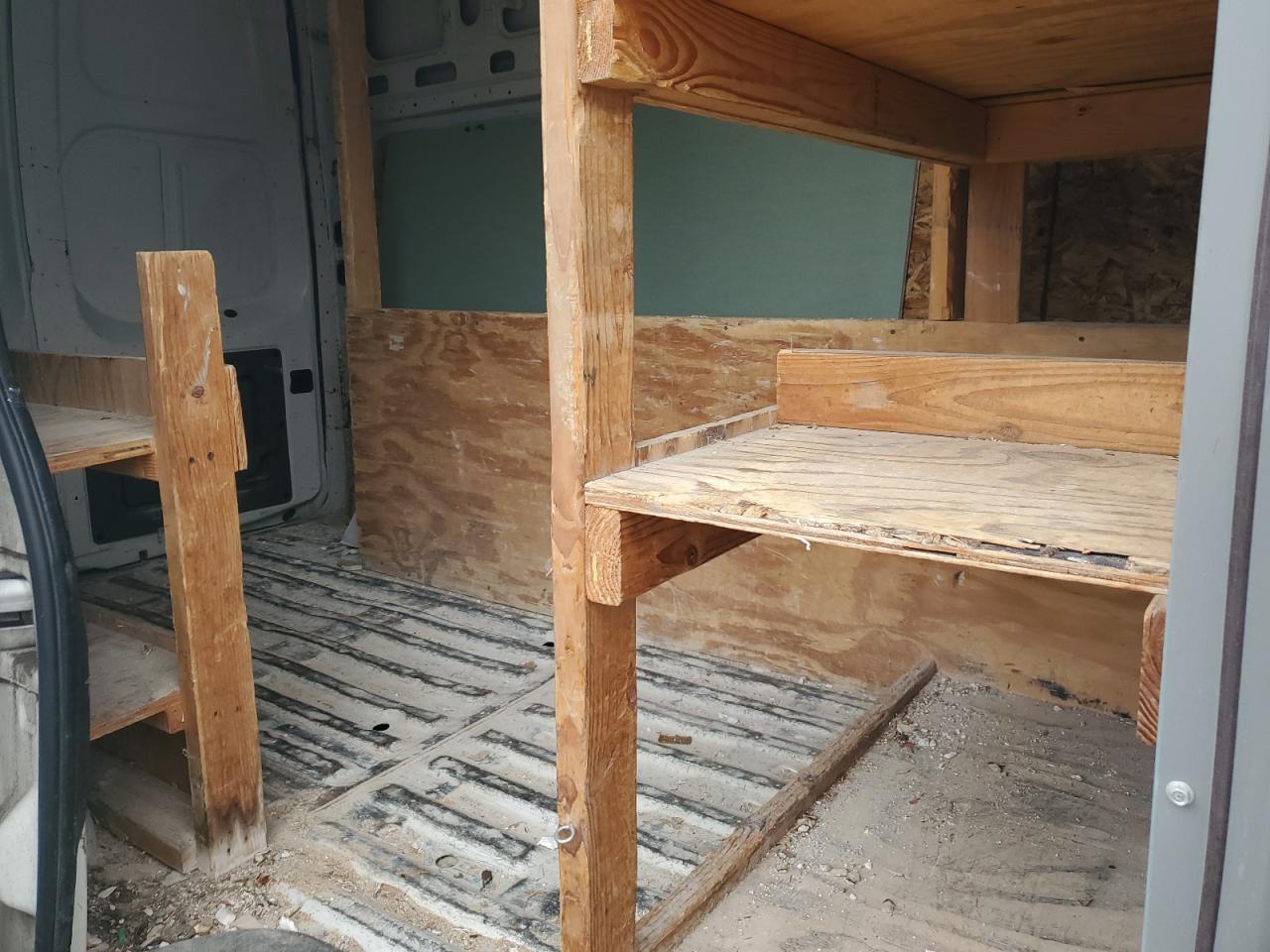 NISSAN NV2500 2500 S