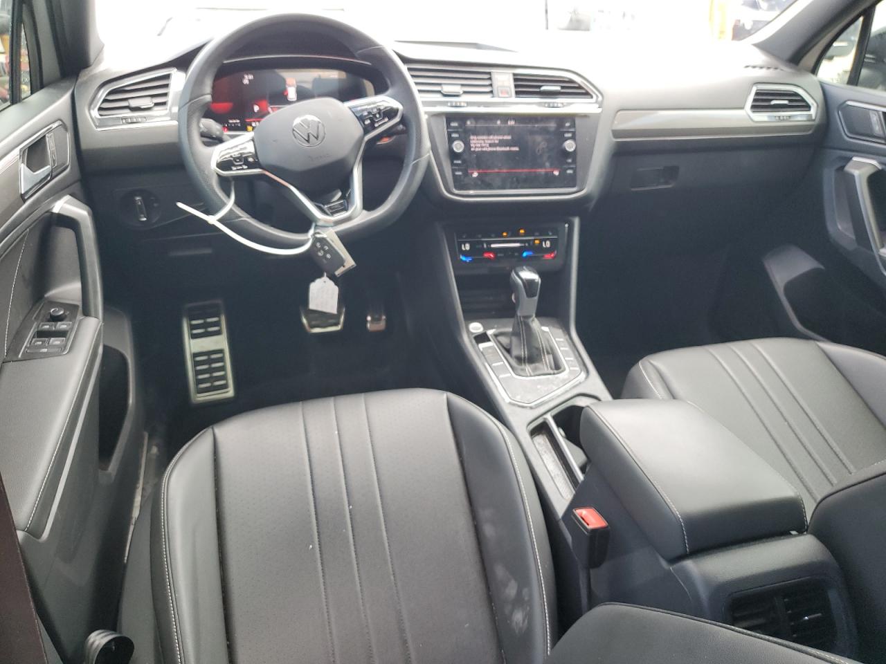 VOLKSWAGEN TIGUAN SE R-LINE BLACK