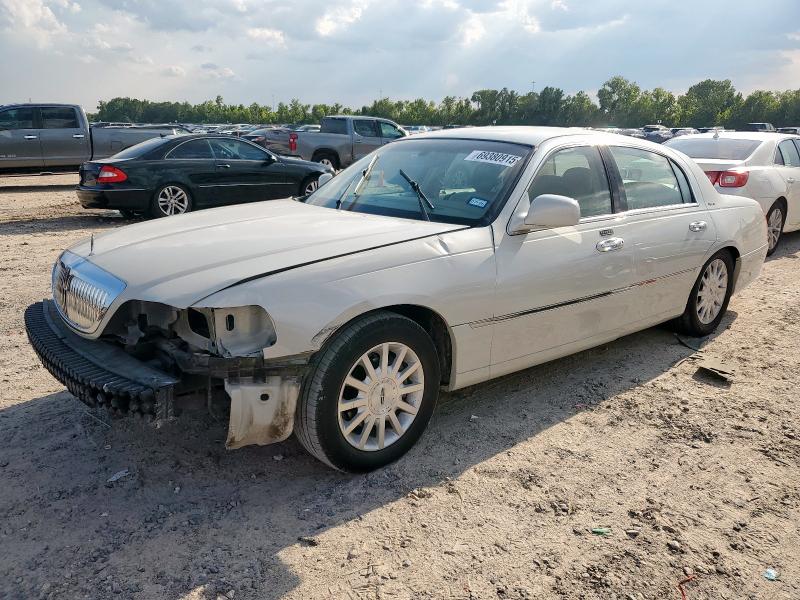LINCOLN TOWN CAR