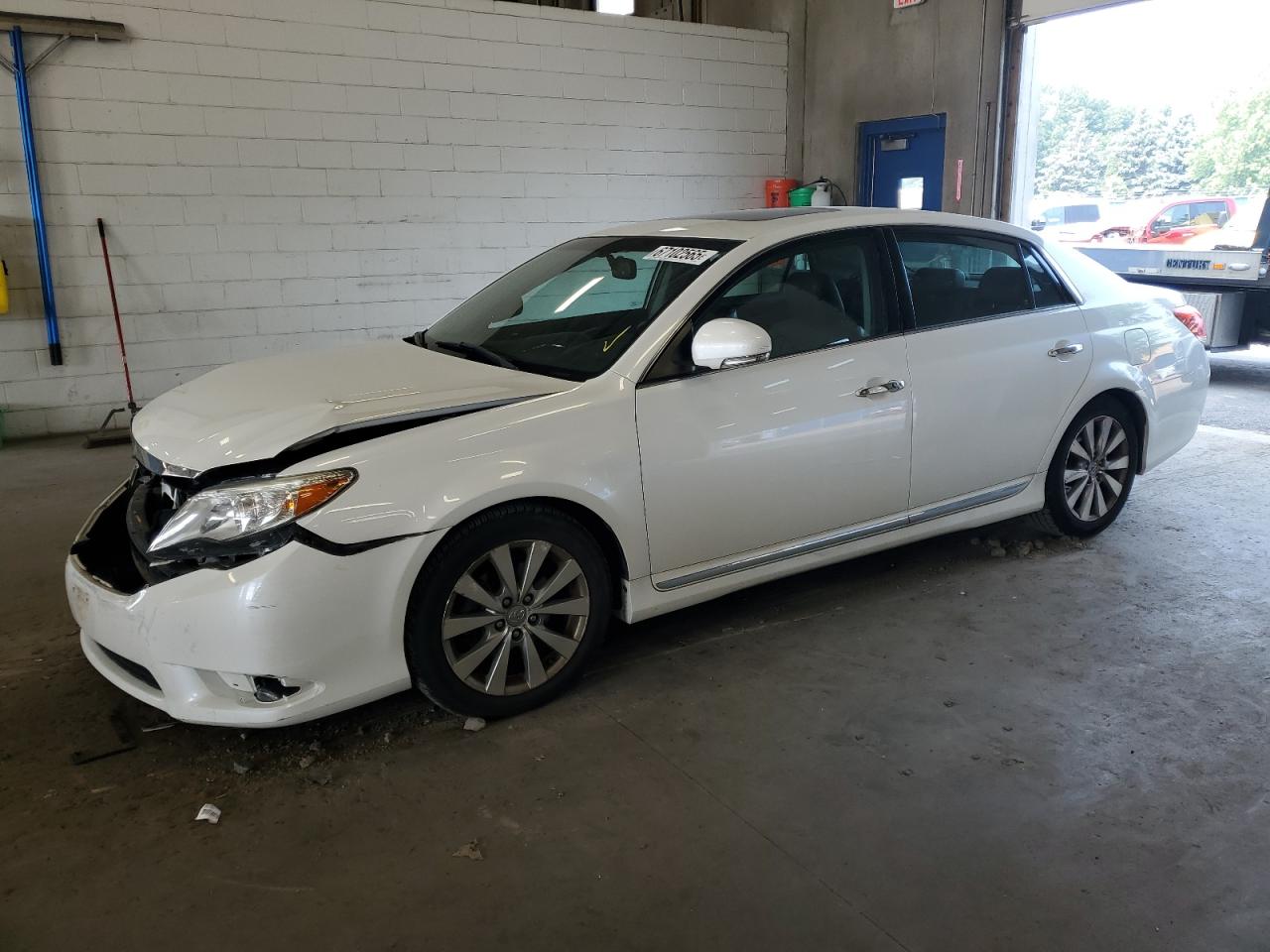 TOYOTA AVALON BASE