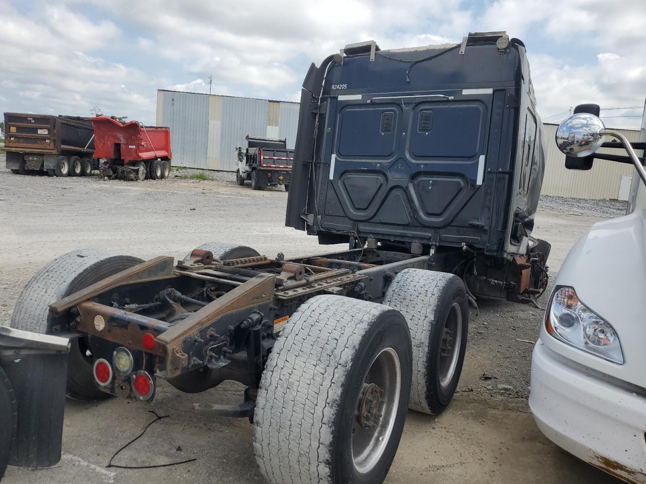 Lot #3304704914 2016 FREIGHTLINER CASCADIA 1