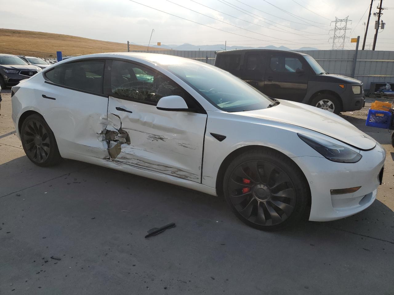 TESLA MODEL 3