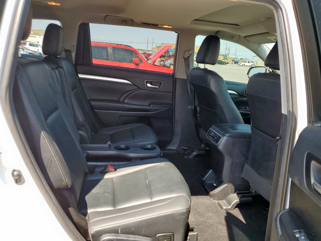 TOYOTA HIGHLANDER SE