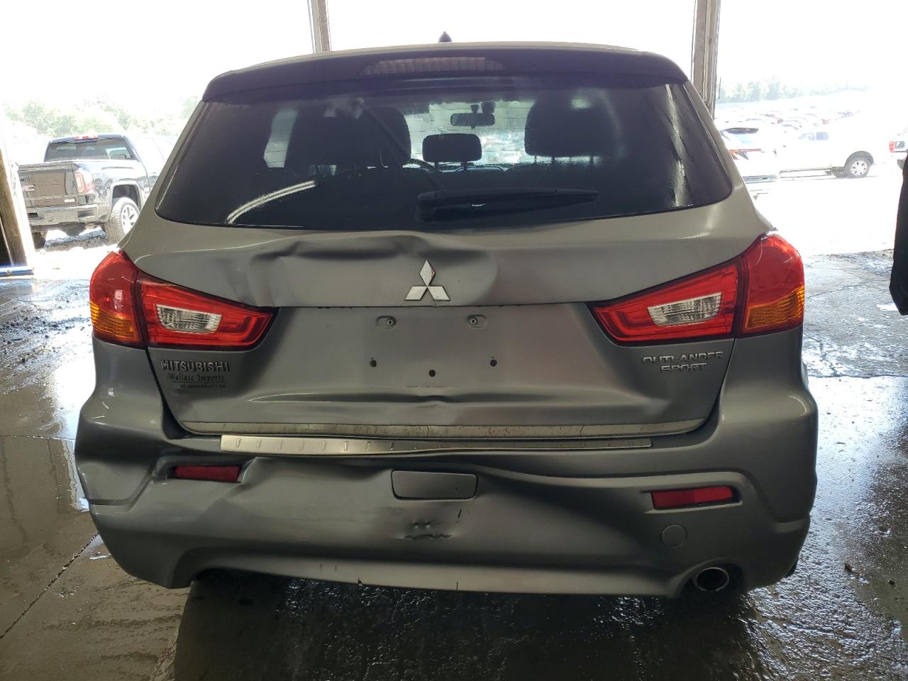 MITSUBISHI OUTLANDER SE