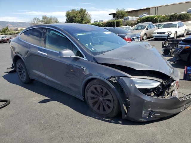 2018 TESLA MODEL X 5YJXCBE21JF136877