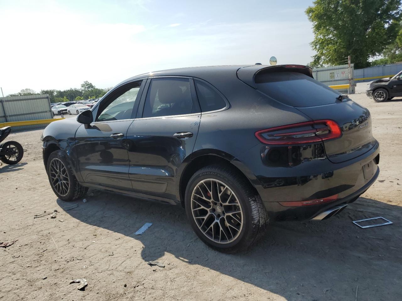 PORSCHE MACAN TURBO