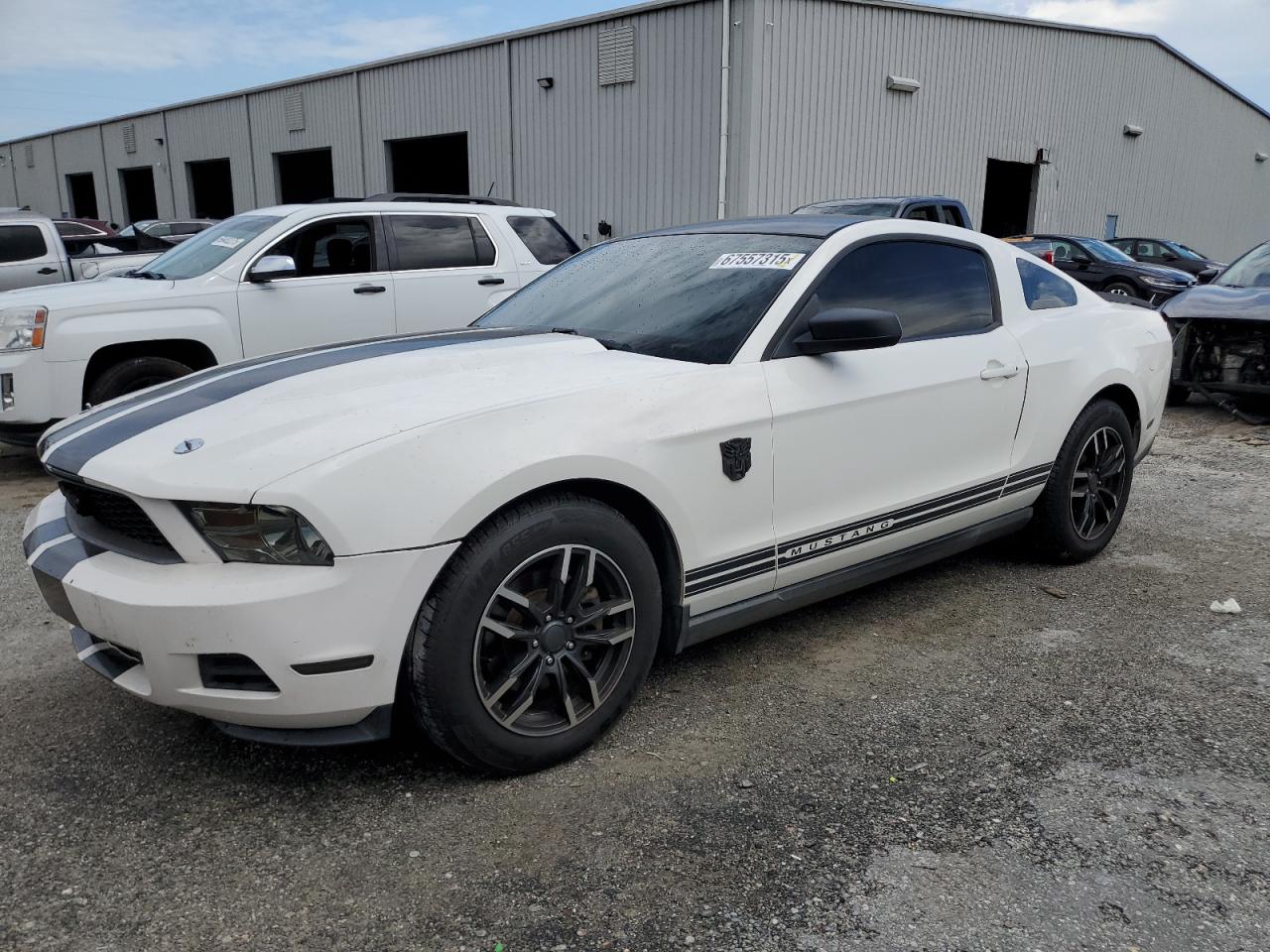 FORD MUSTANG