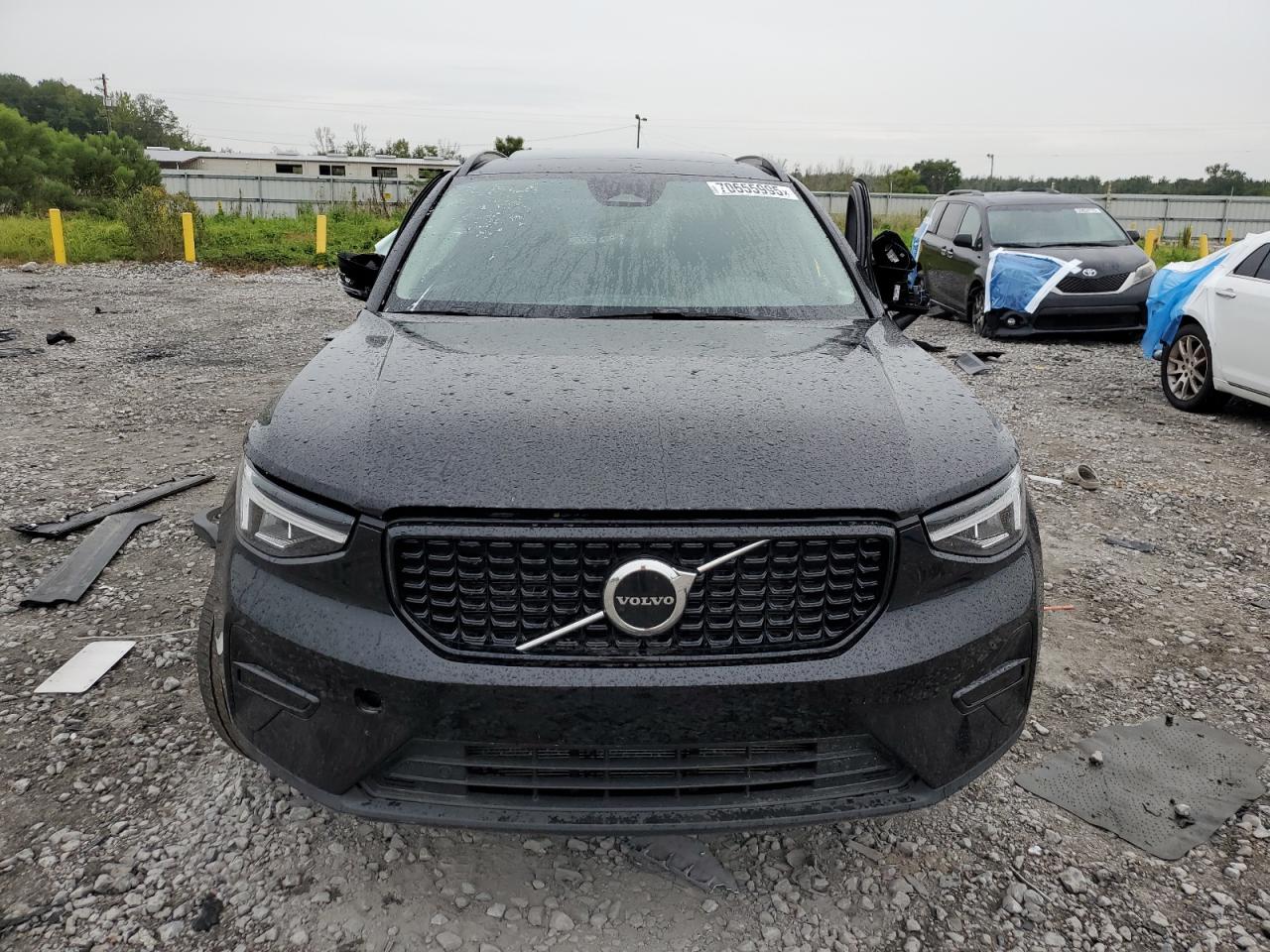 VOLVO XC40 CORE