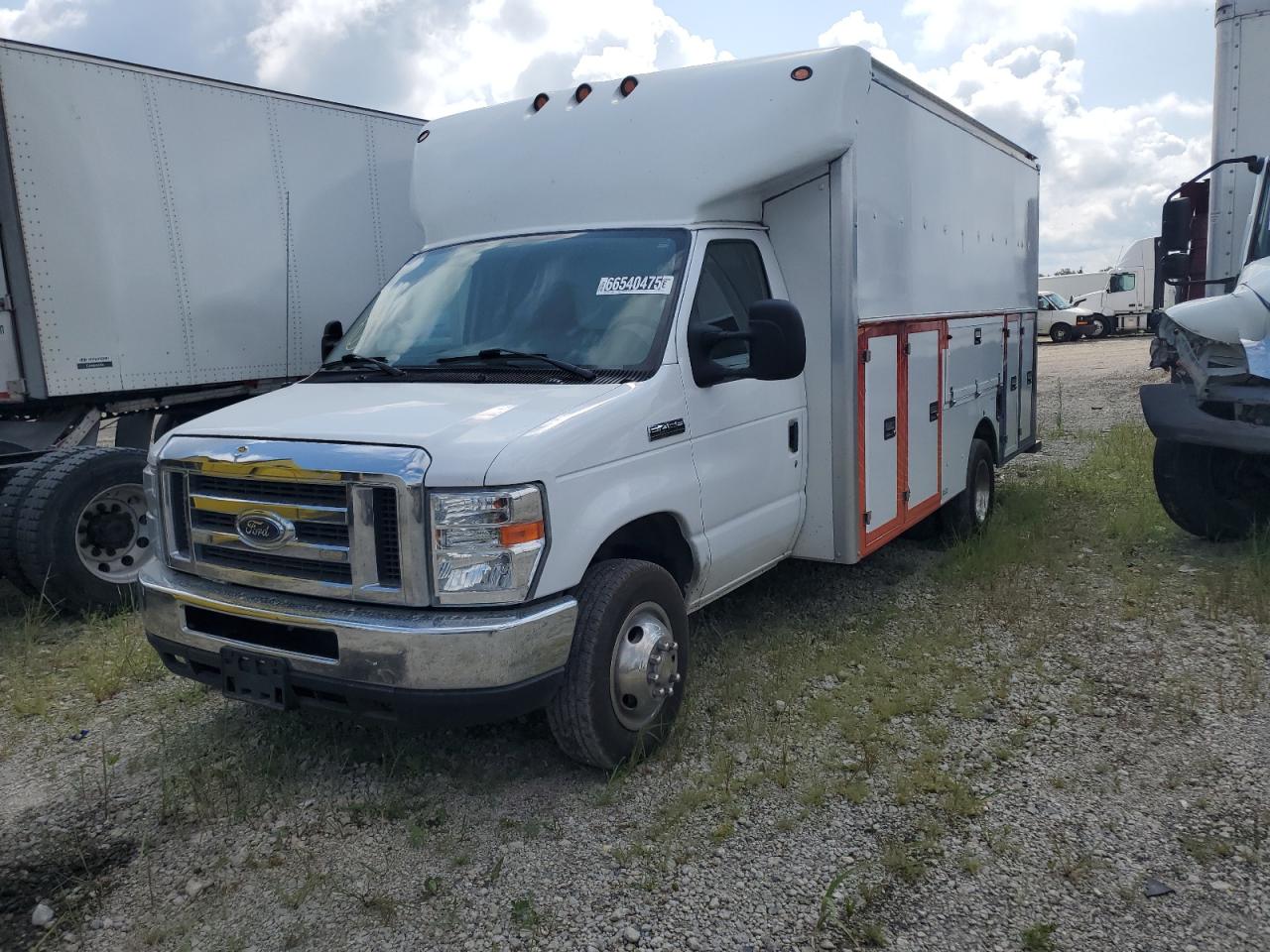 FORD ECONOLINE E450 SUPER DUTY CUTAWAY VAN