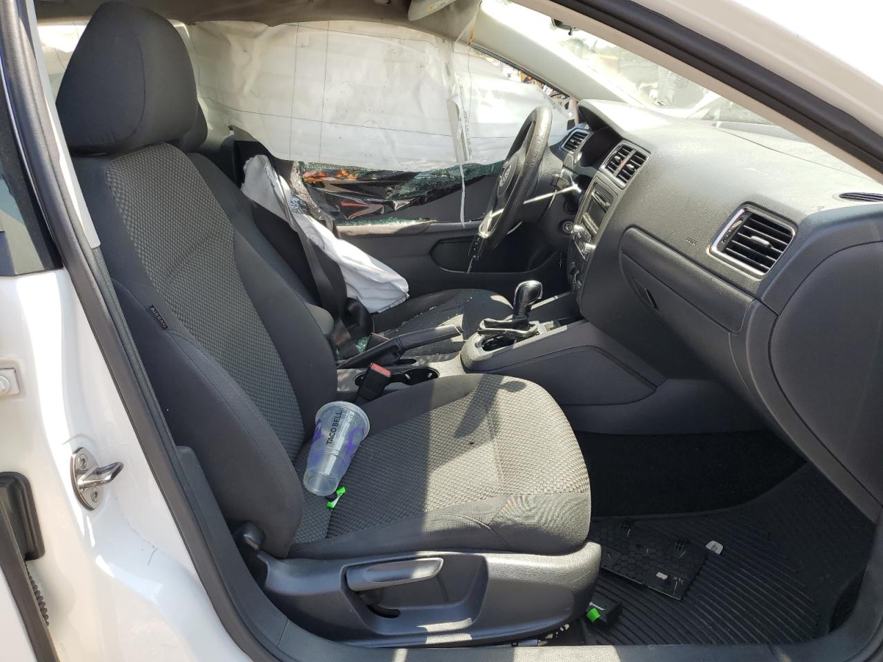 VOLKSWAGEN JETTA BASE