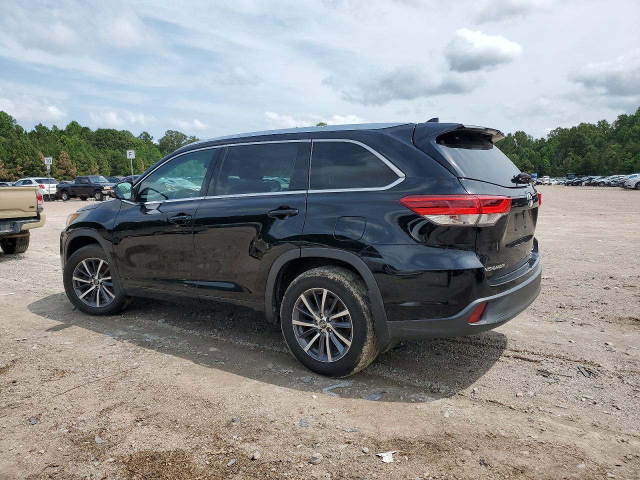 TOYOTA HIGHLANDER SE
