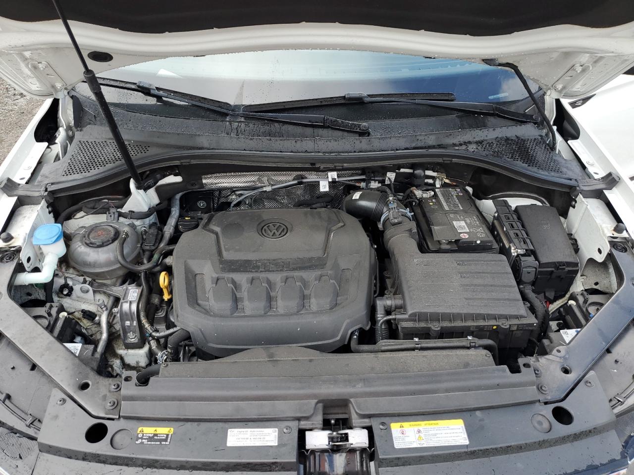 VOLKSWAGEN TIGUAN SE R-LINE BLACK