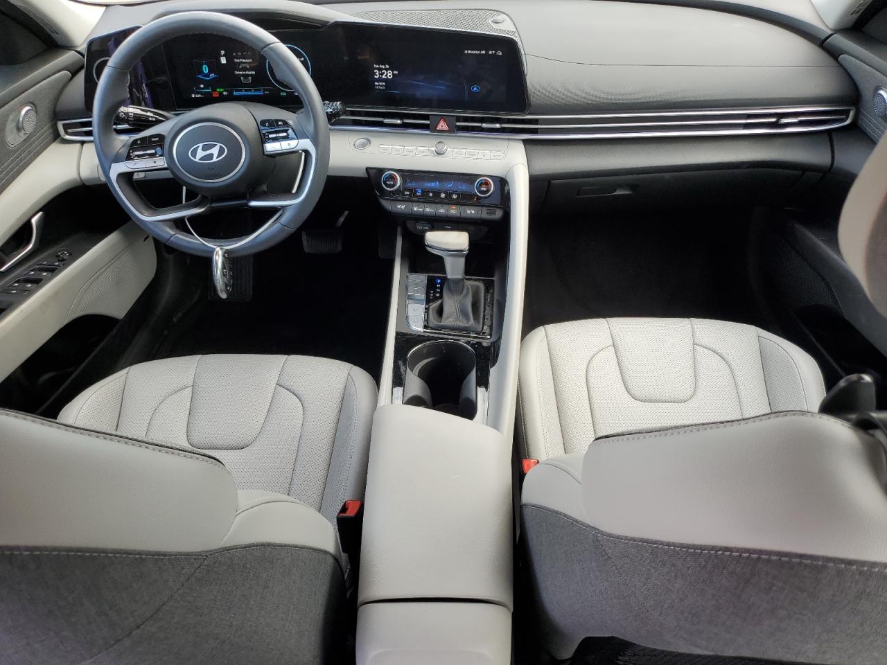 HYUNDAI ELANTRA LIMITED