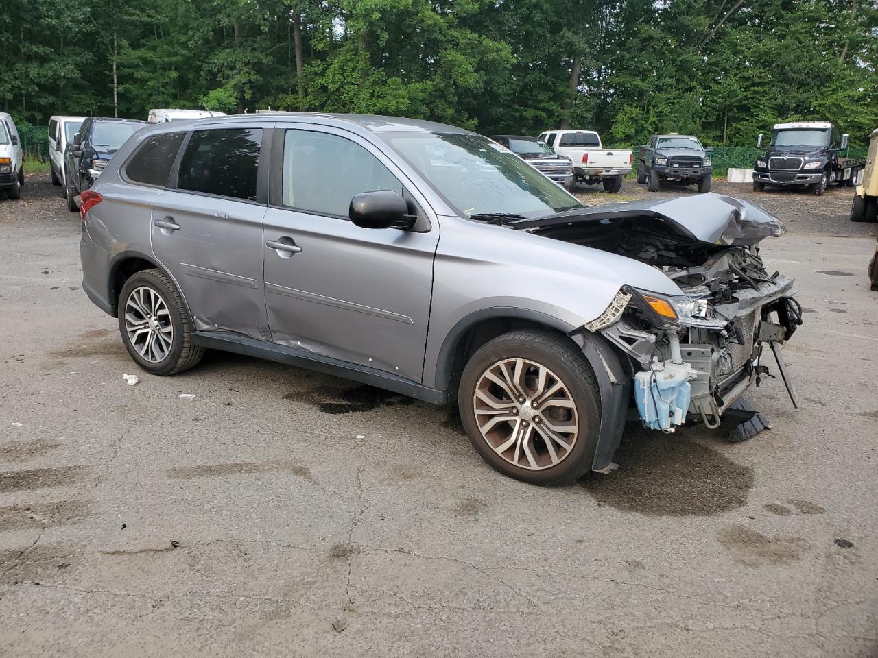 MITSUBISHI OUTLANDER SE