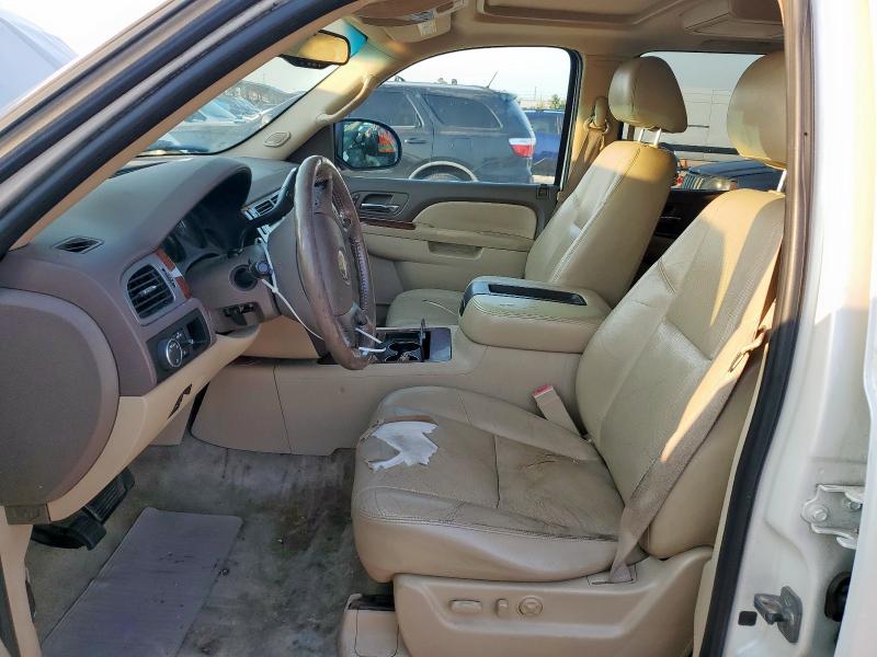 2011 CHEVROLET SUBURBAN C1500 LTZ - 1GNSCKE01BR130492