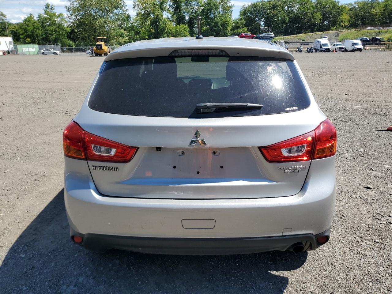 MITSUBISHI OUTLANDER SE