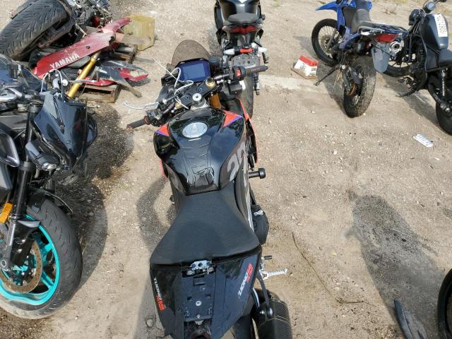 2023 APRILIA TUONO V4 F ZD4KZUB04PS000864