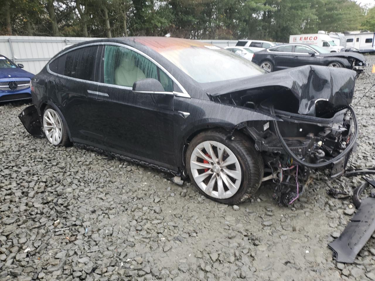 TESLA MODEL X