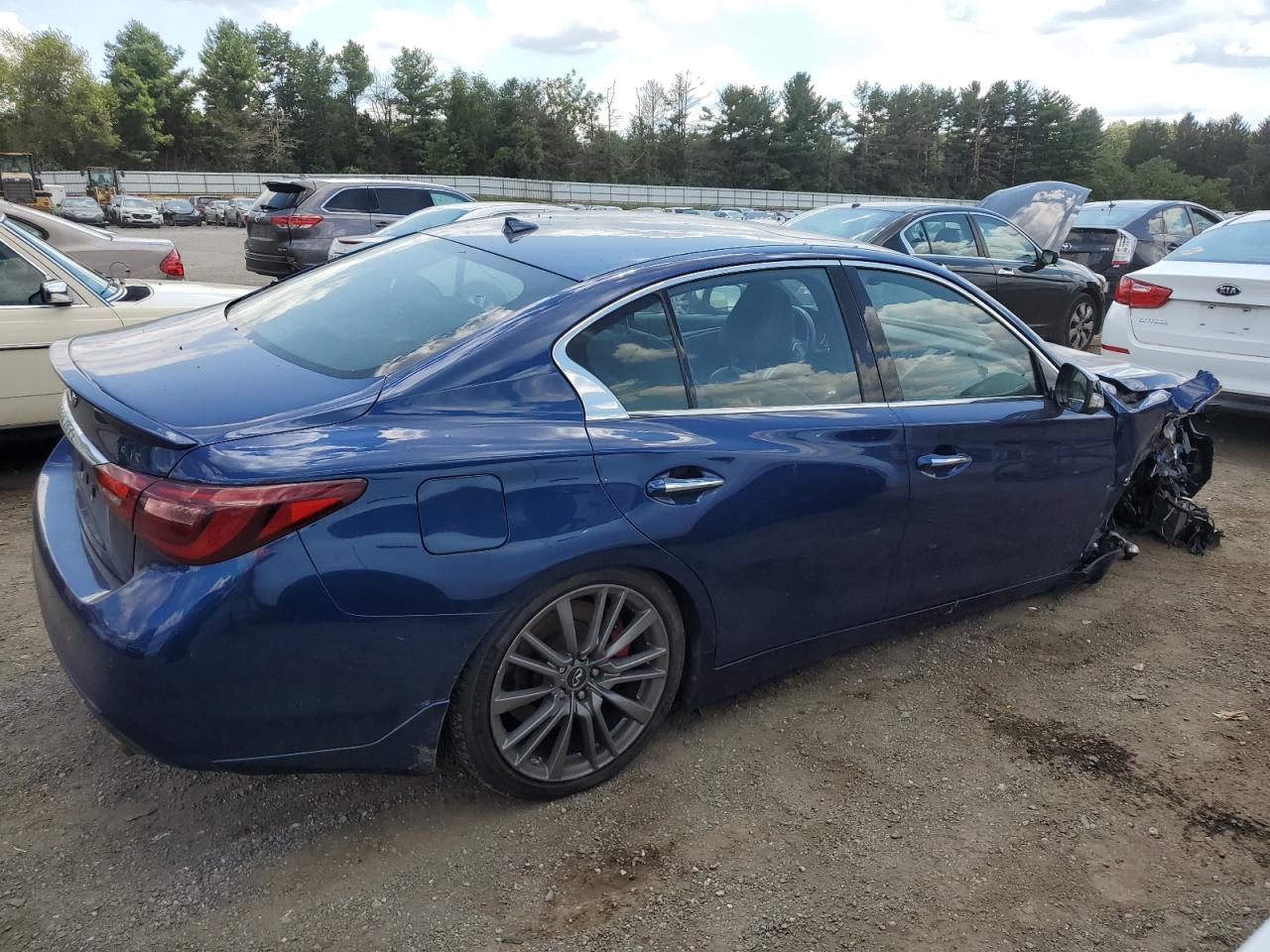 INFINITI Q50 RED SPORT 400