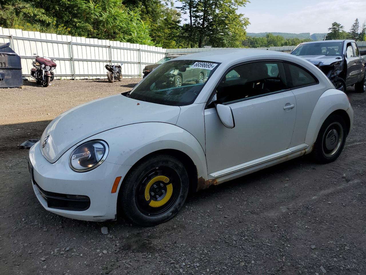 VOLKSWAGEN BEETLE