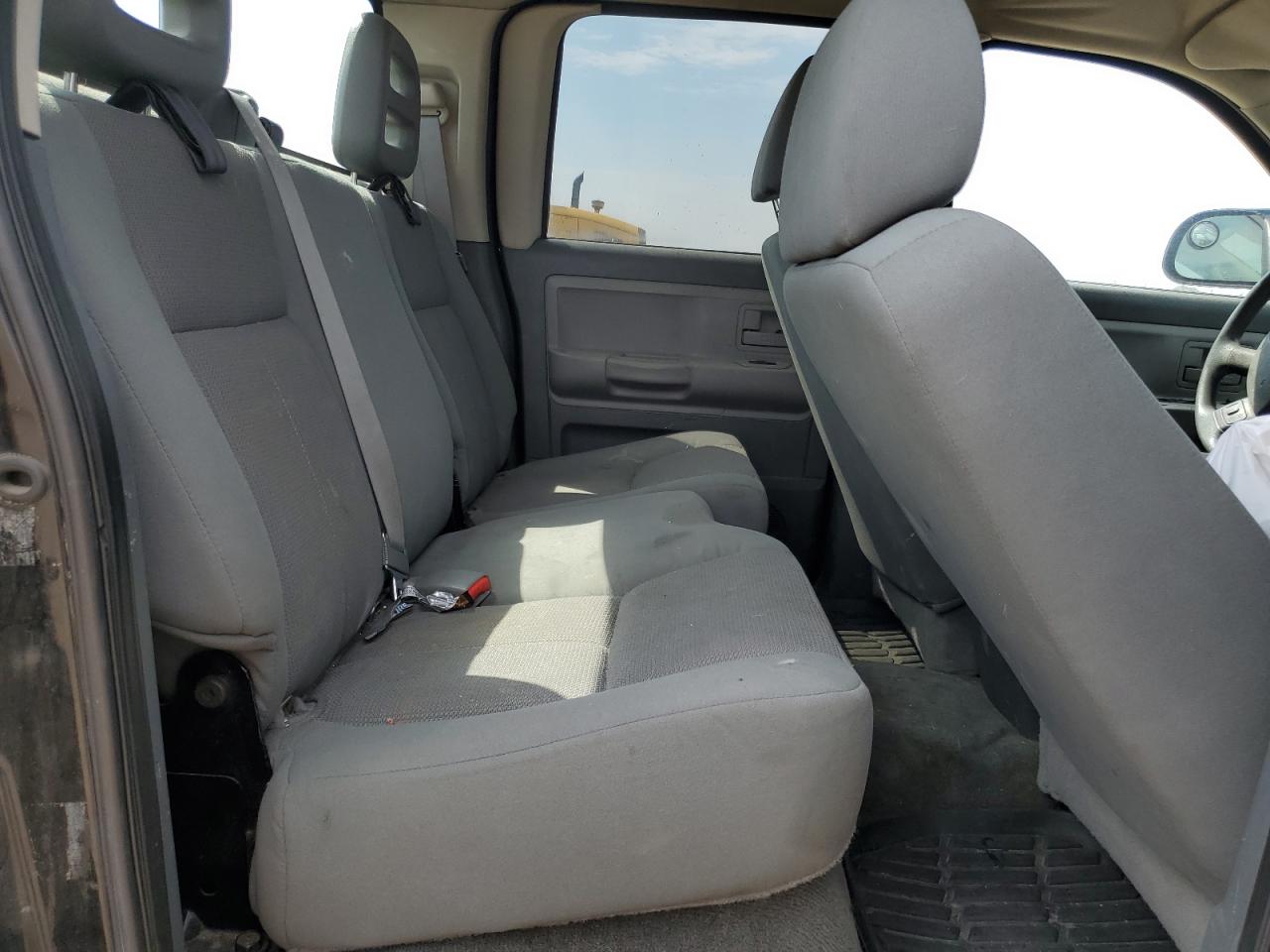 Lot #3276401657 2005 DODGE DAKOTA QUA