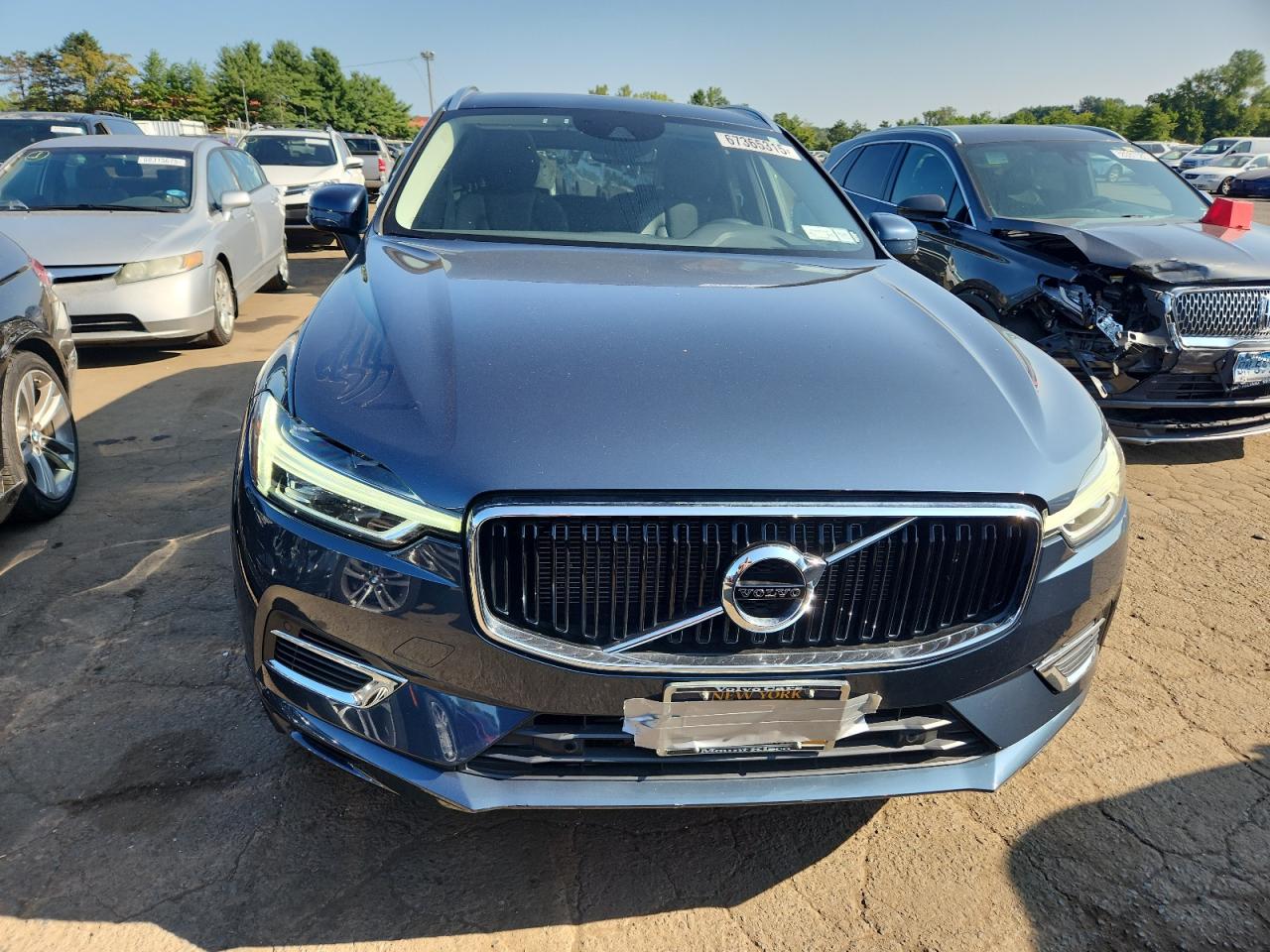 VOLVO XC60 T8 MOMENTUM