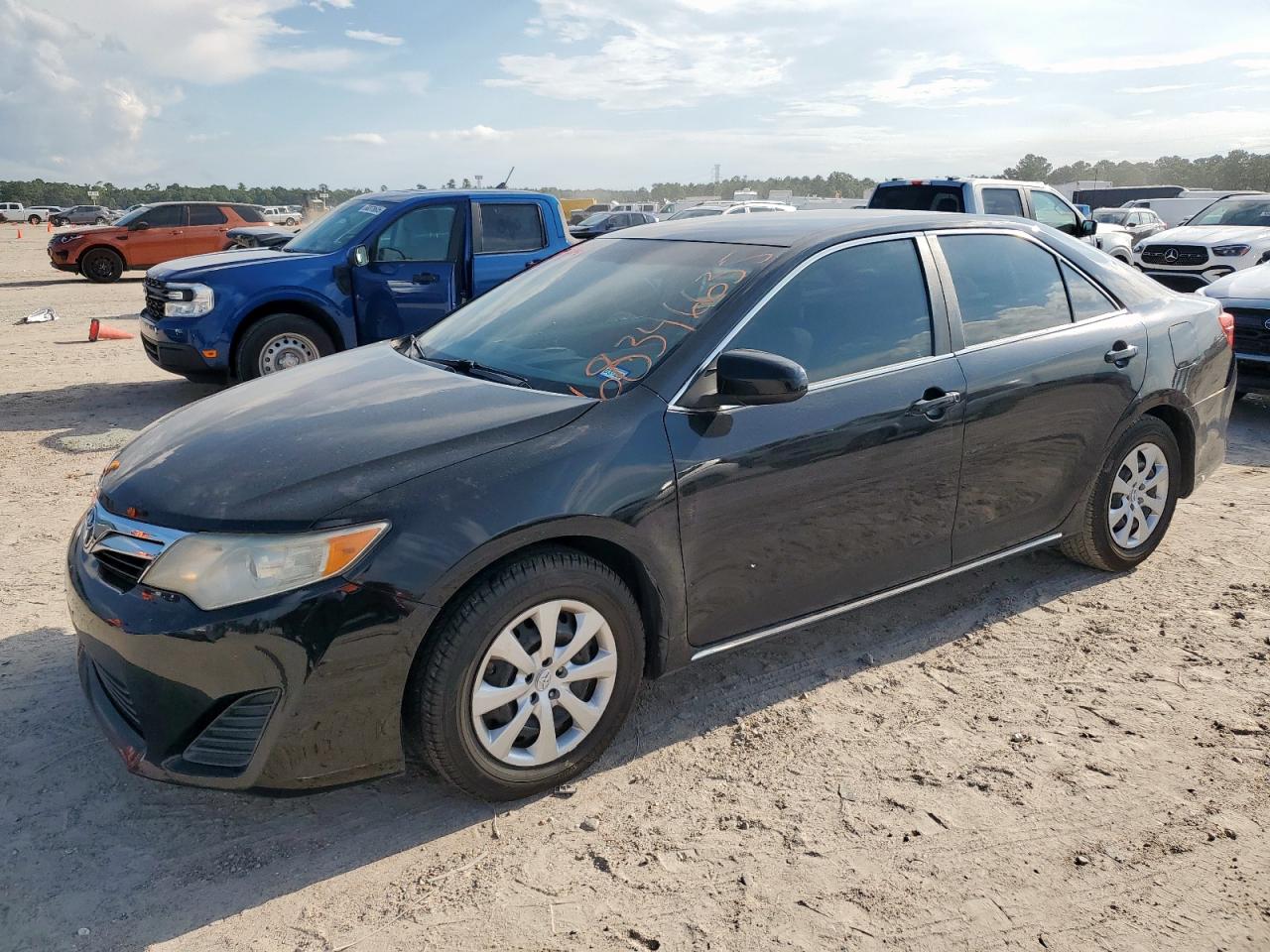 TOYOTA CAMRY BASE