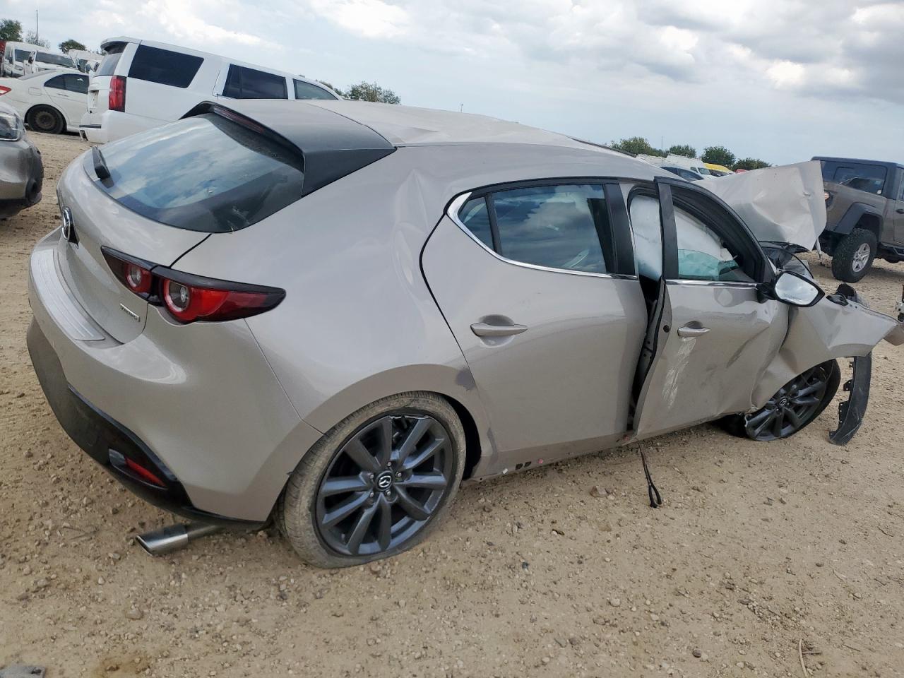 MAZDA 3 PREFERRED