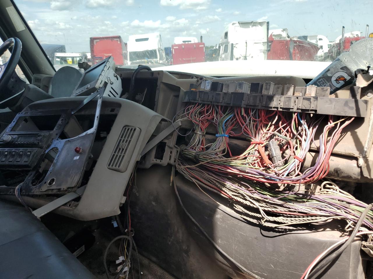 Lot #3268919214 2008 INTERNATIONAL 7000 7400