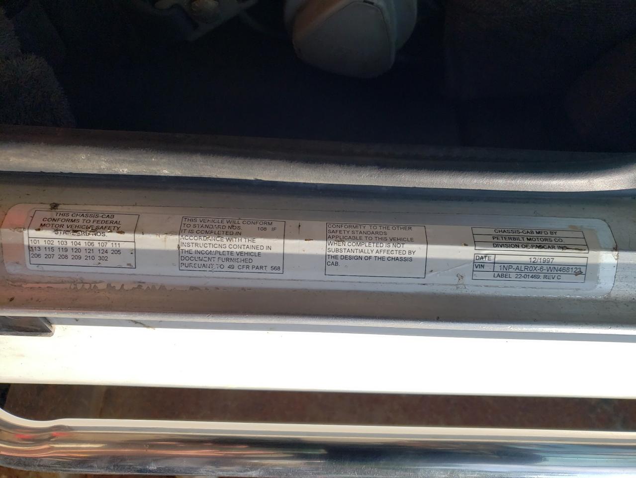 Lot #3284674375 1998 PETERBILT 357