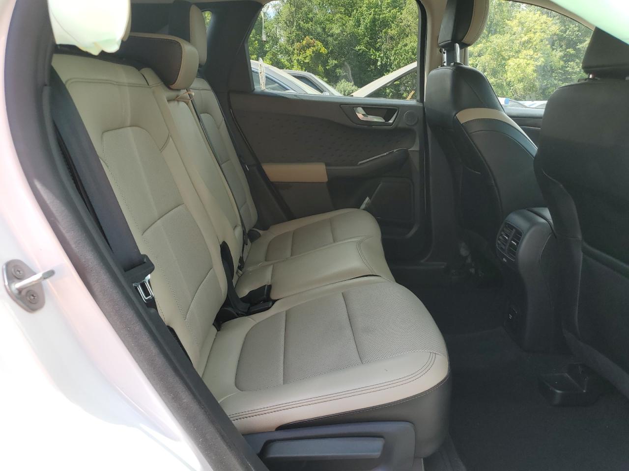 FORD ESCAPE TITANIUM