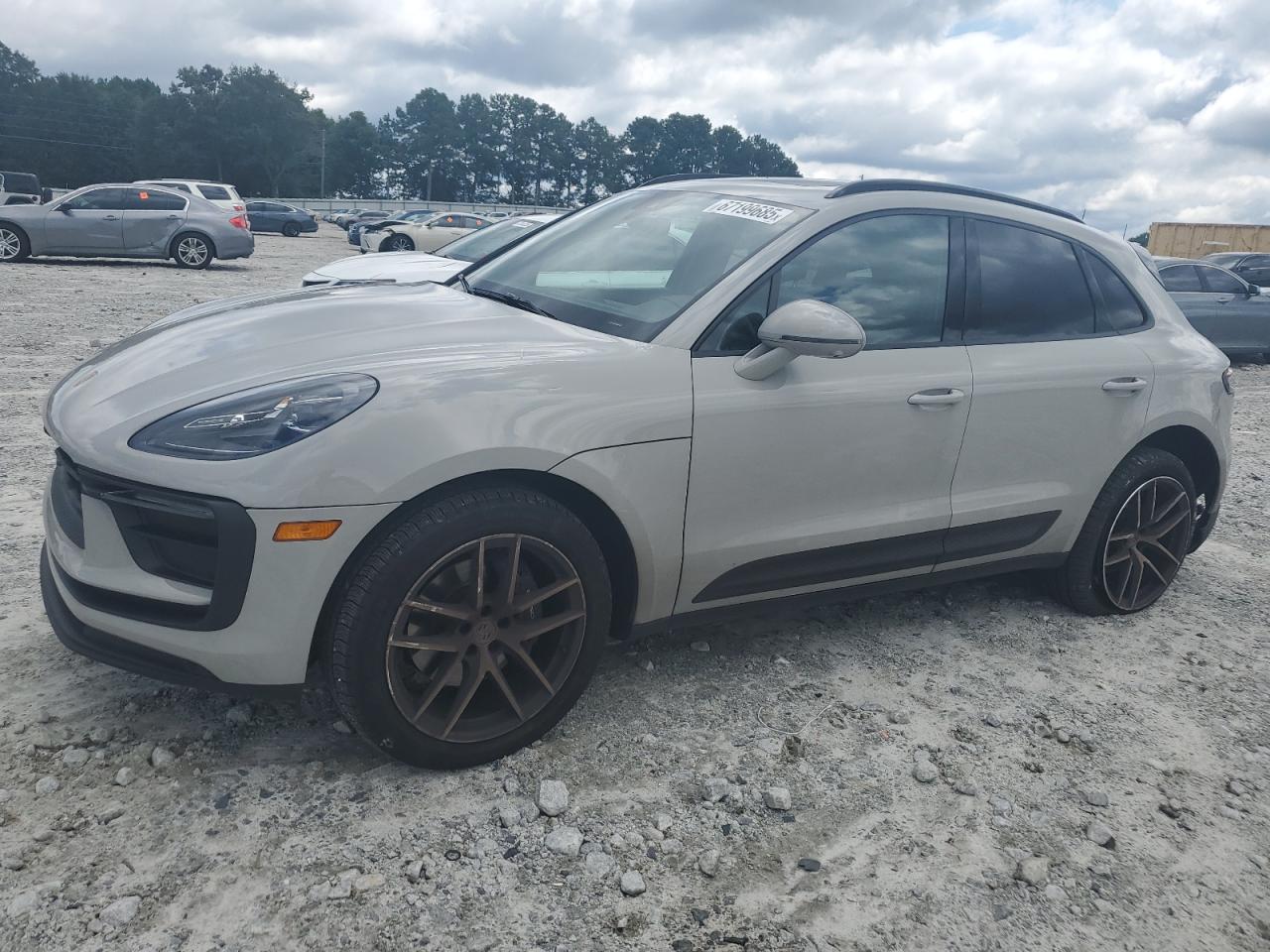 PORSCHE MACAN BASE
