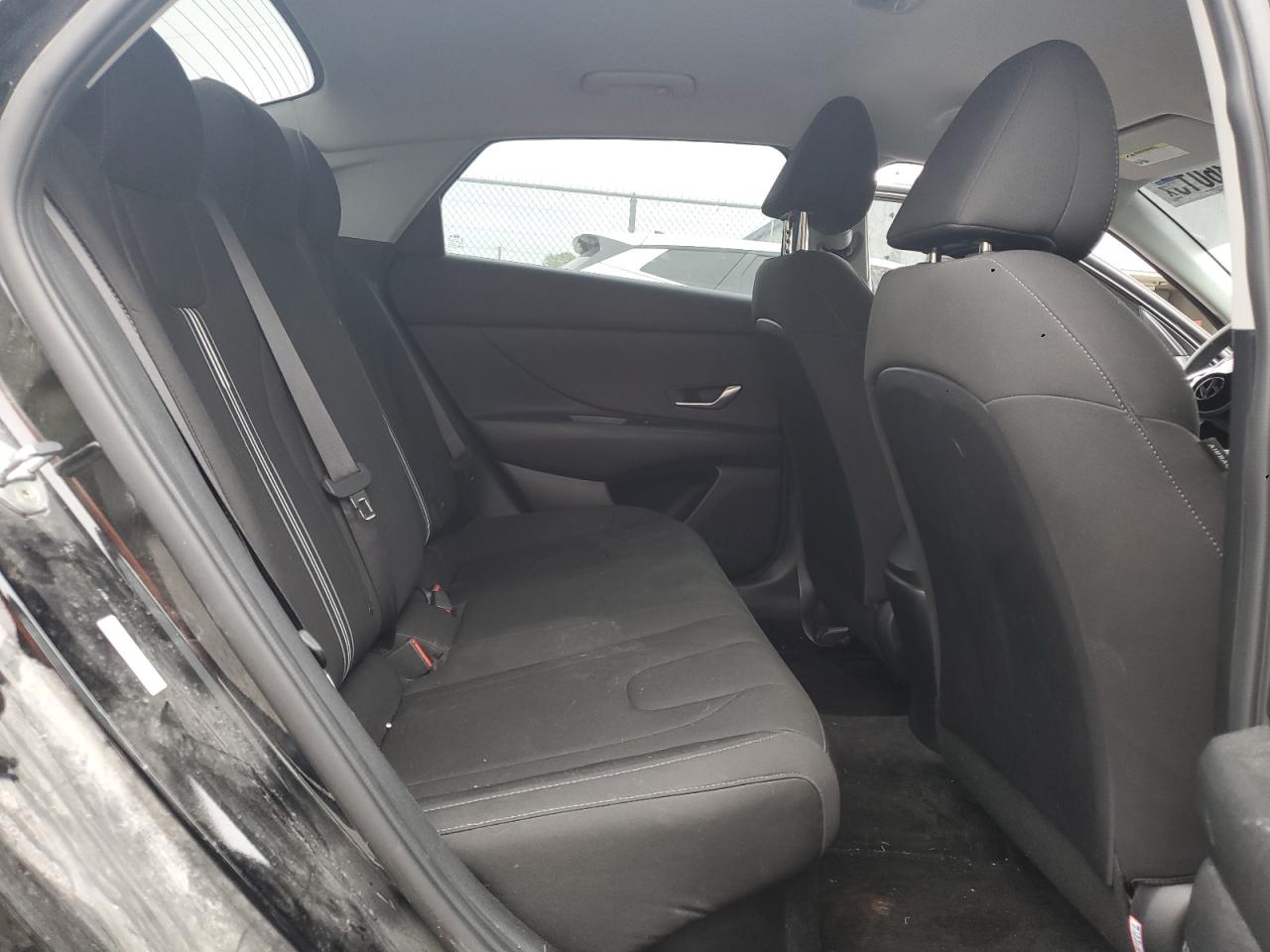 HYUNDAI ELANTRA BLUE