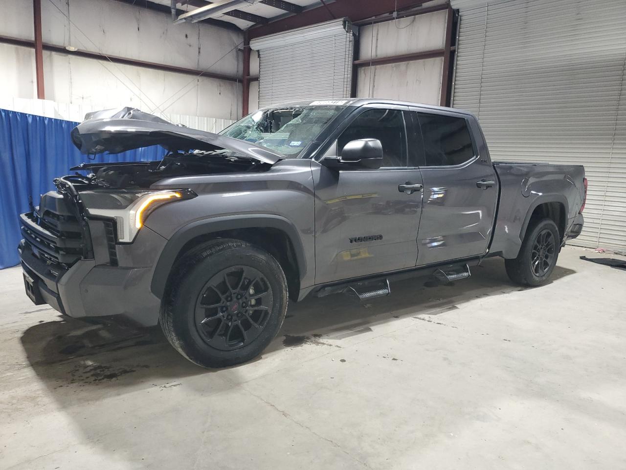 TOYOTA TUNDRA CREWMAX SR5